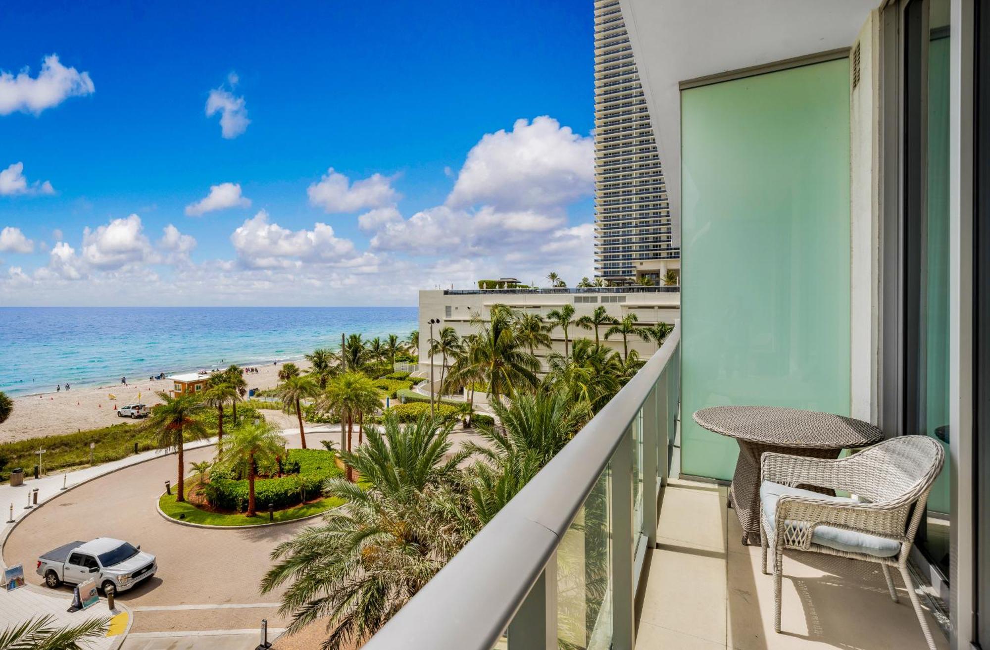 Wake Up To The Sound Of Waves In A Stylish Condo In A Luxury Resort Hollywood Exteriér fotografie