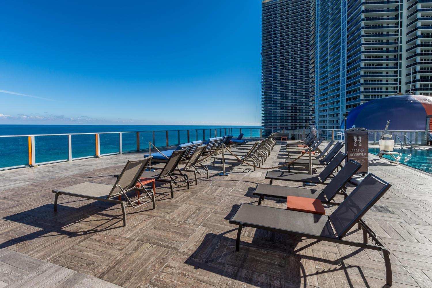 Wake Up To The Sound Of Waves In A Stylish Condo In A Luxury Resort Hollywood Exteriér fotografie