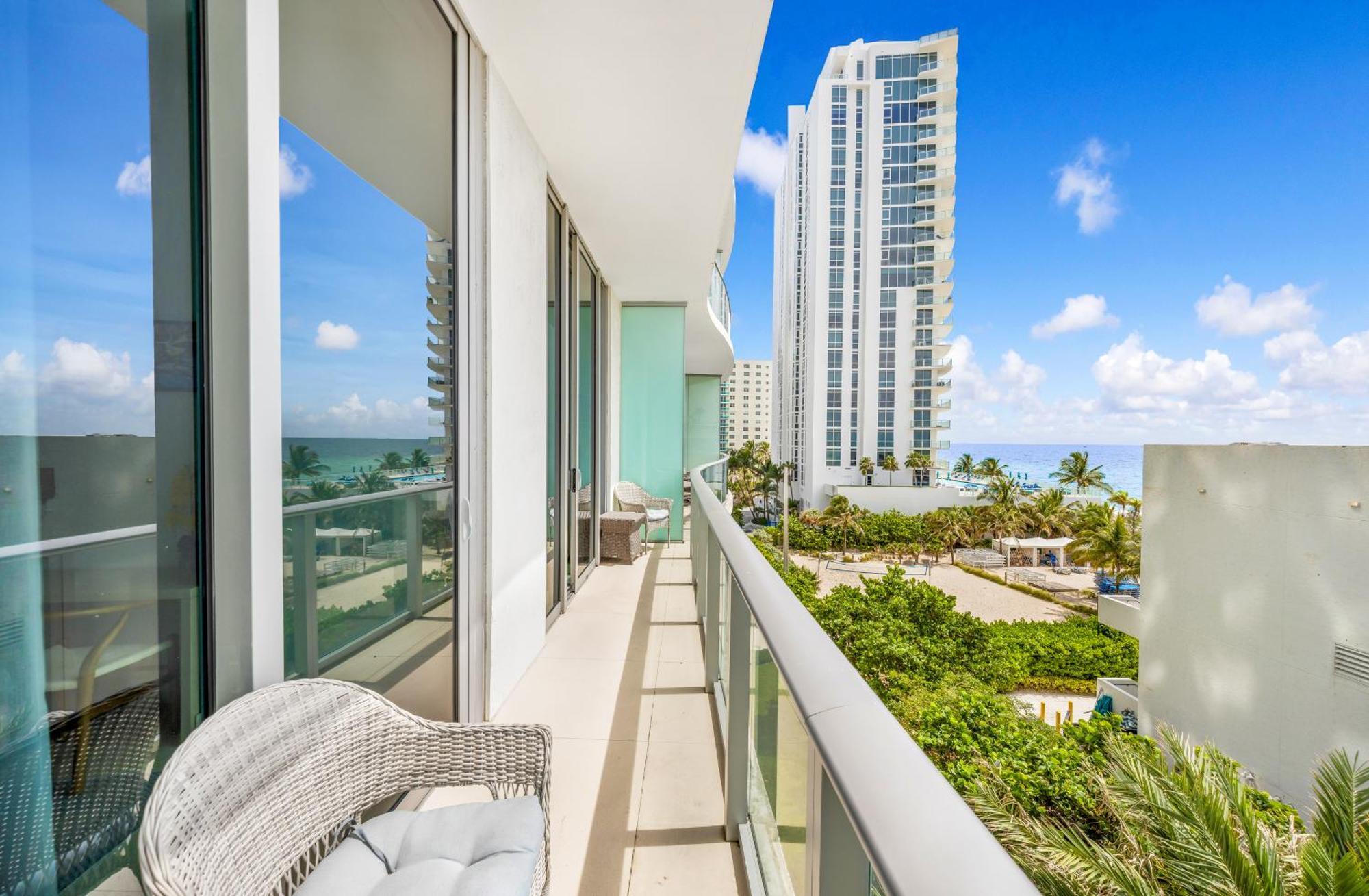 Wake Up To The Sound Of Waves In A Stylish Condo In A Luxury Resort Hollywood Exteriér fotografie