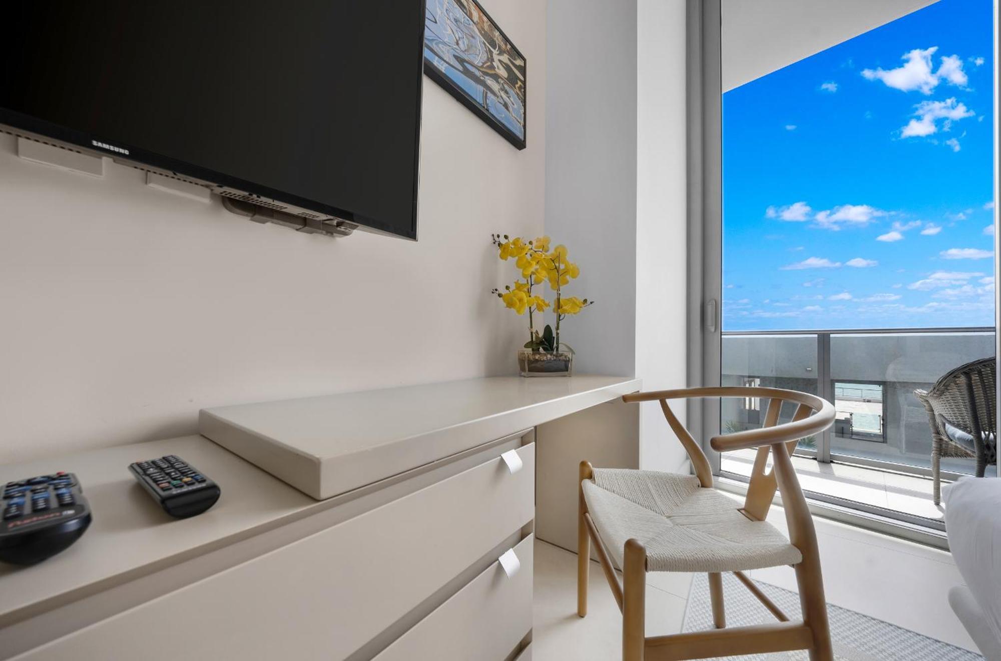Wake Up To The Sound Of Waves In A Stylish Condo In A Luxury Resort Hollywood Exteriér fotografie